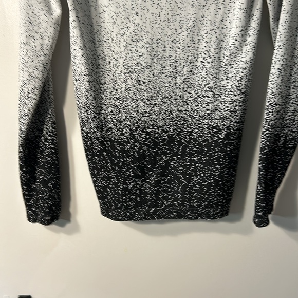 Athleta Flurry Blizzard Gradient Turtleneck - Picture 3 of 8